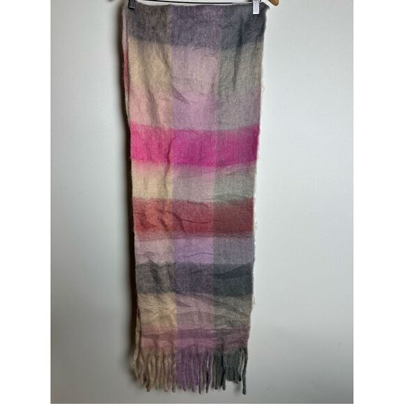 Pink plaid oversized scarf - Picture 4 of 6